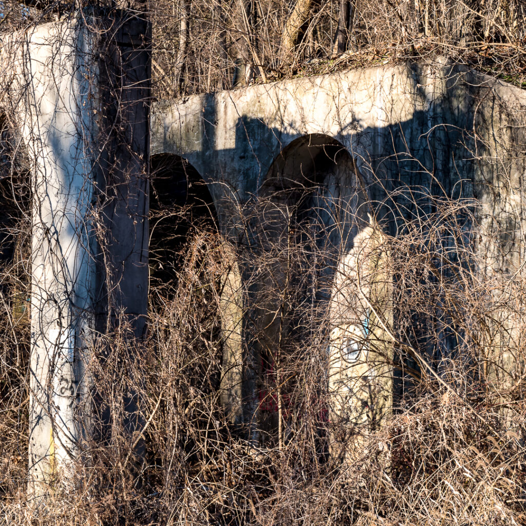 Ruins & Graffiti